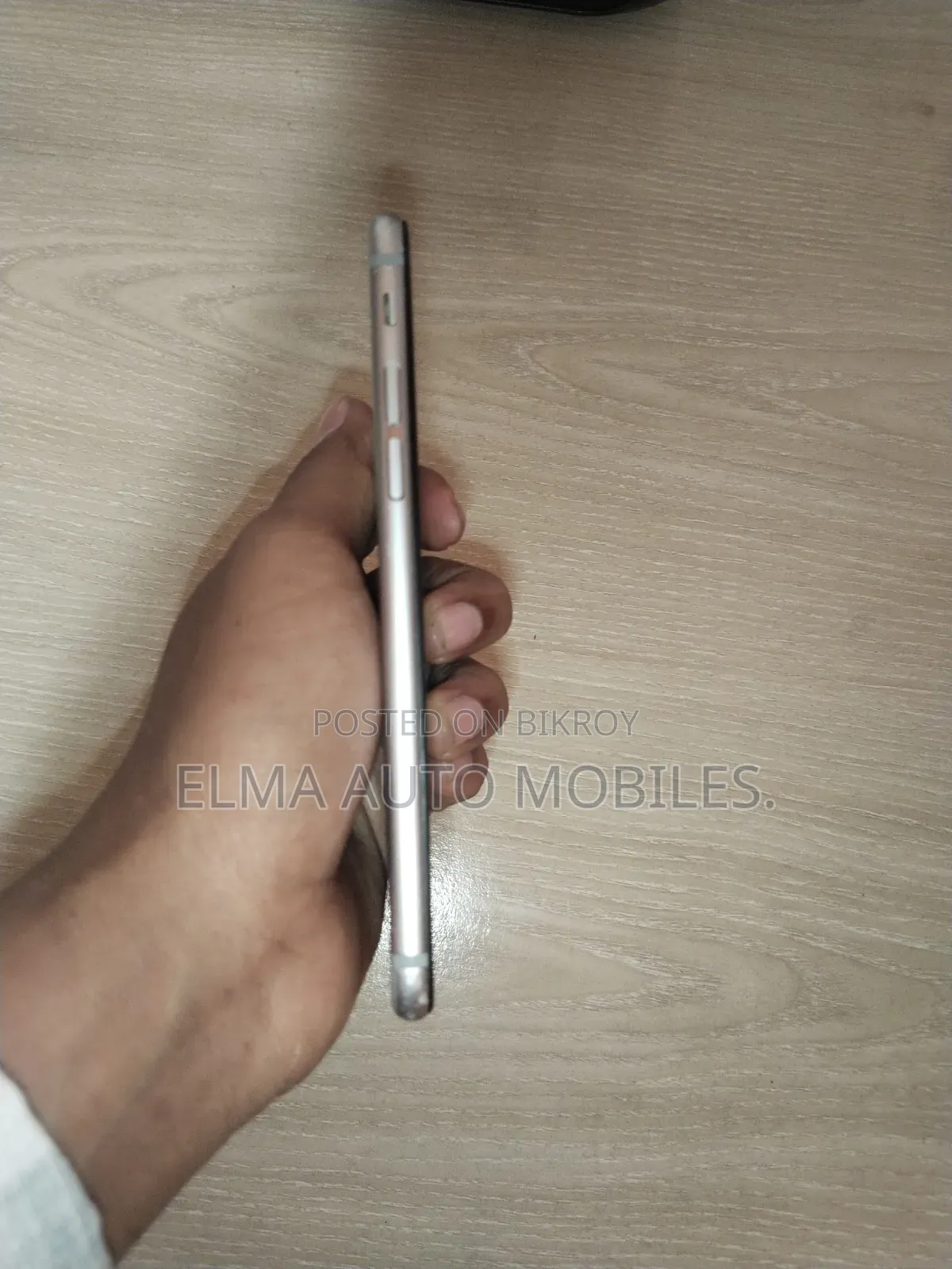 অ্যাপল আইফোন ৬ ৬৪ জিবি হোয়াইট