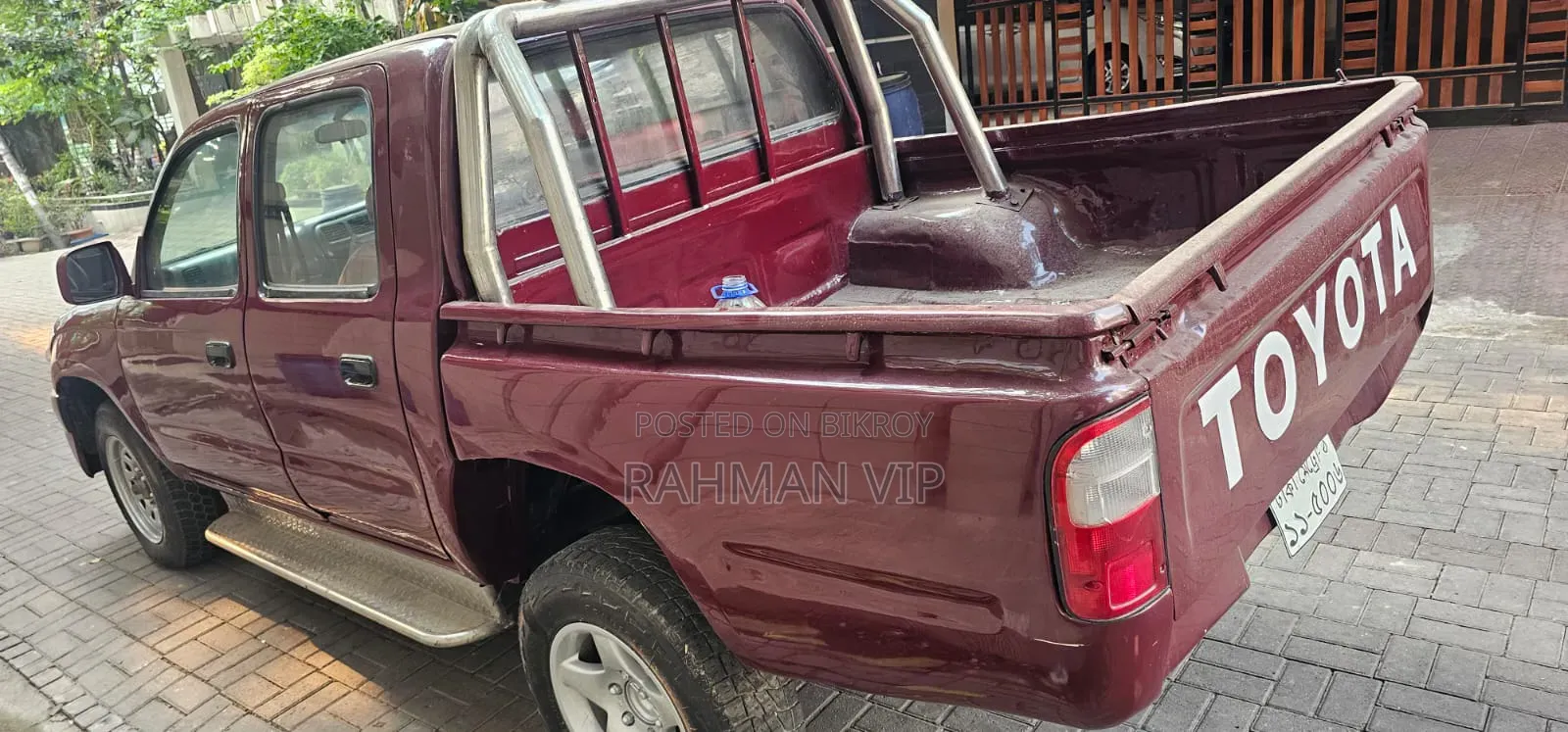Toyota Hilux 2003 Red