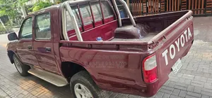 Toyota Hilux 2003 Red