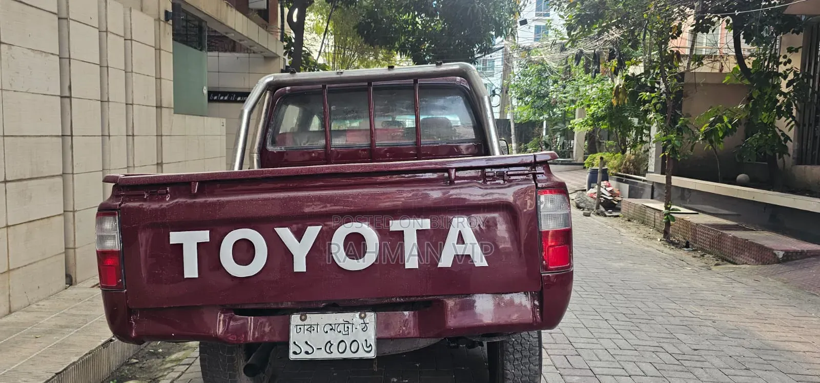 Toyota Hilux 2003 Red