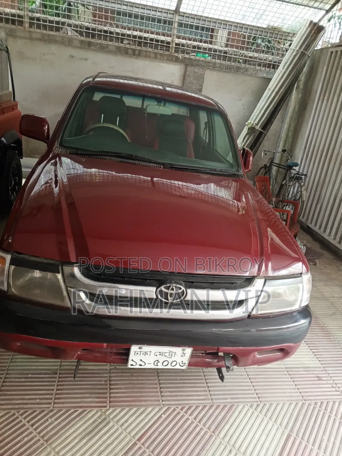 Toyota Hilux 2003 Red