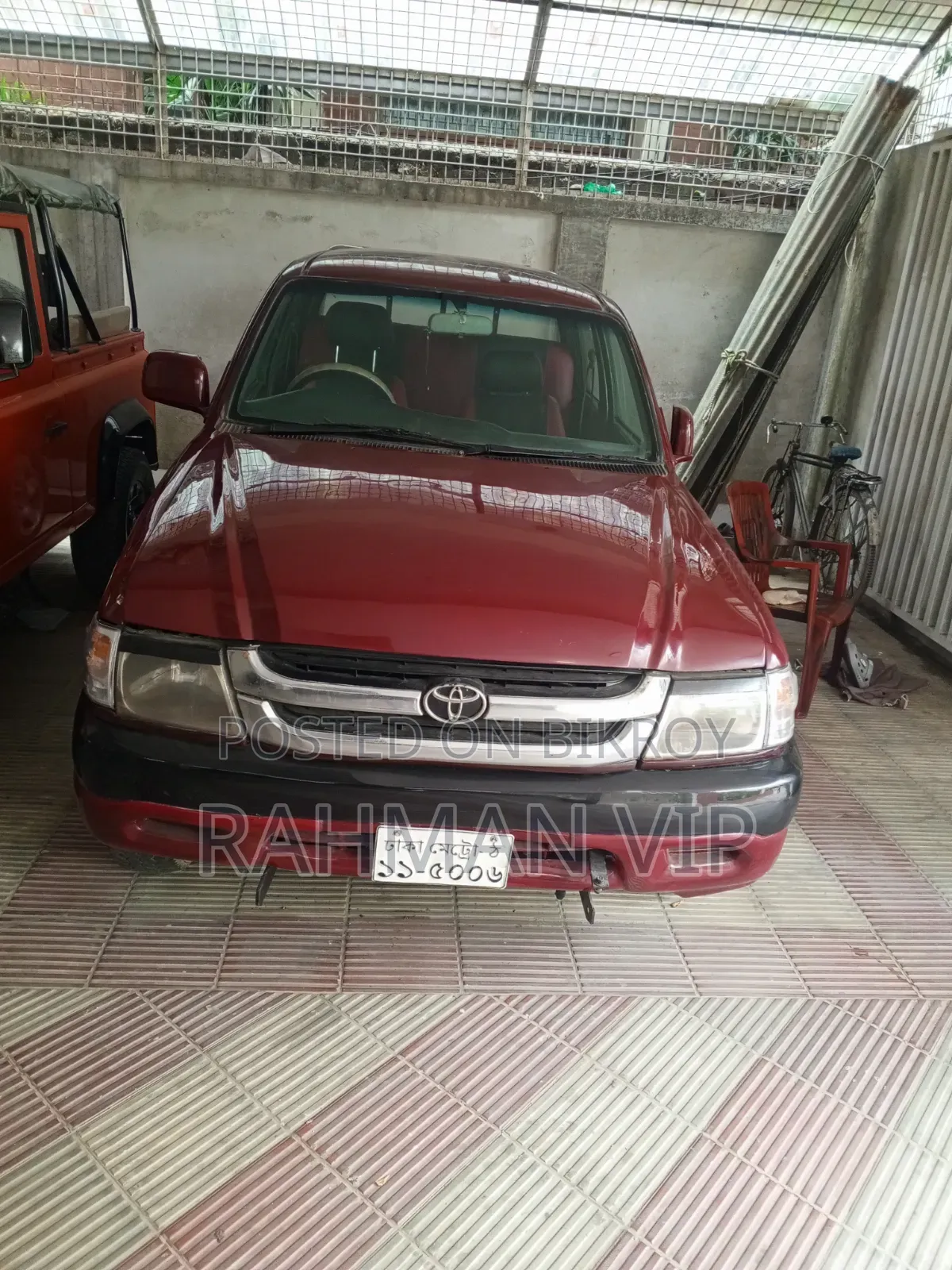 Toyota Hilux 2003 Red