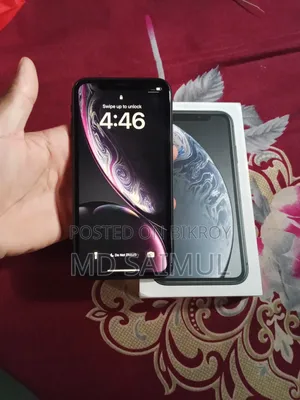 New Apple iPhone XR 64 GB Black