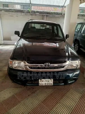 Toyota Hilux 2001 Black
