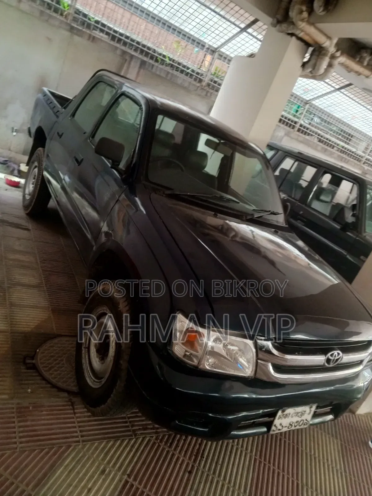 Toyota Hilux 2001 Black