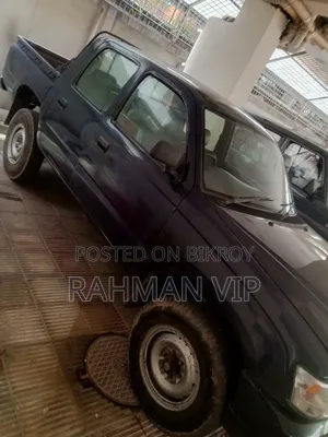 Toyota Hilux 2001 Black