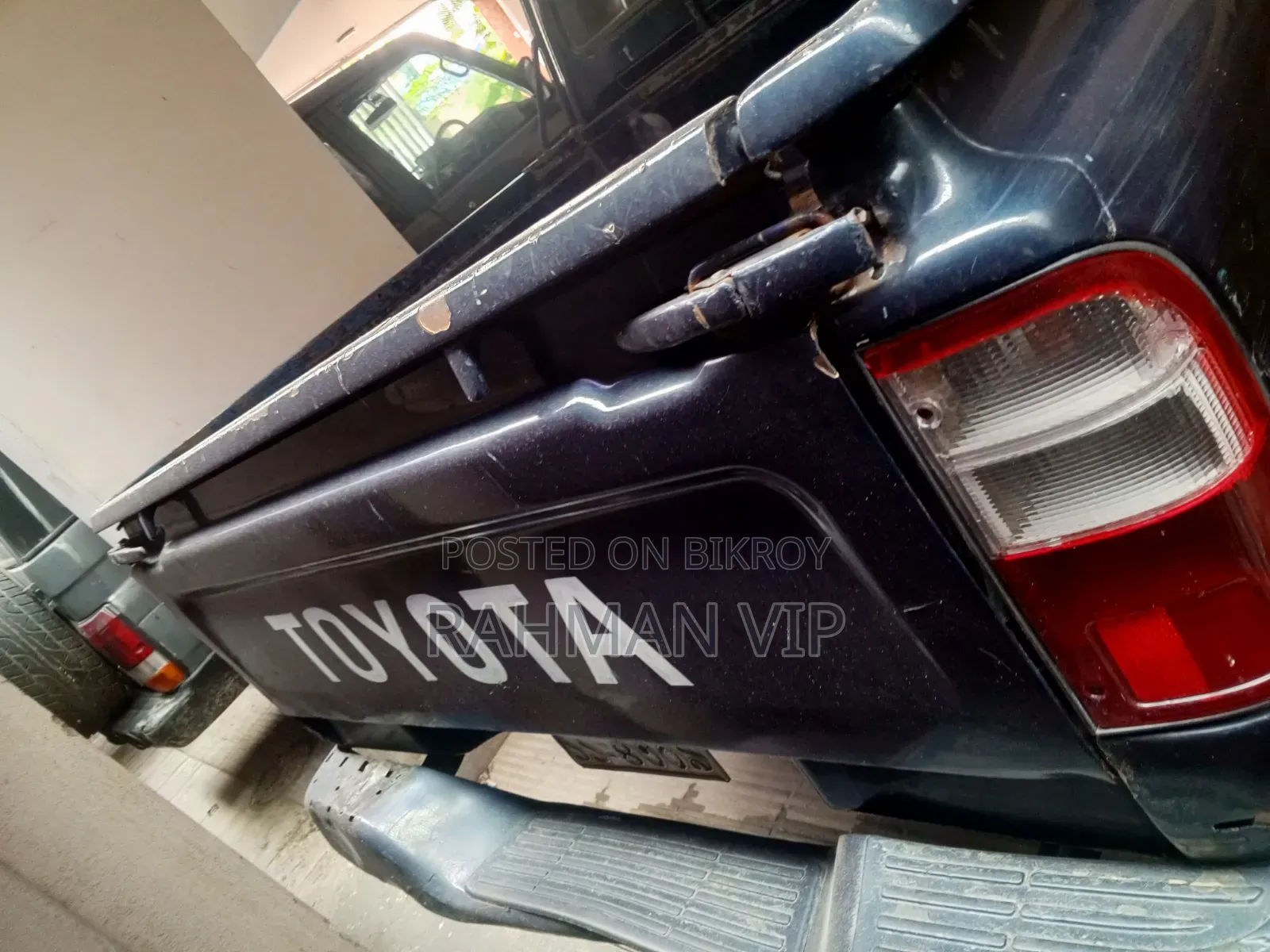Toyota Hilux 2001 Black