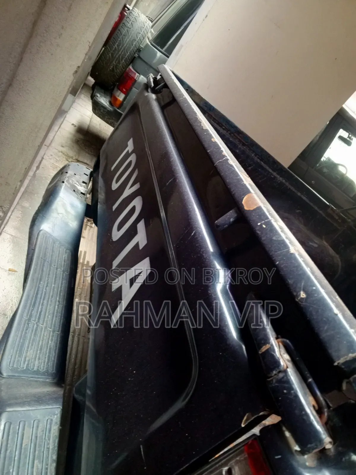 Toyota Hilux 2001 Black