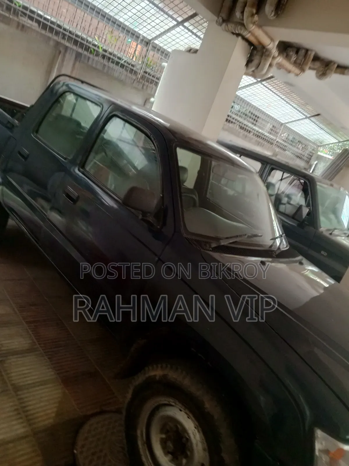 Toyota Hilux 2001 Black