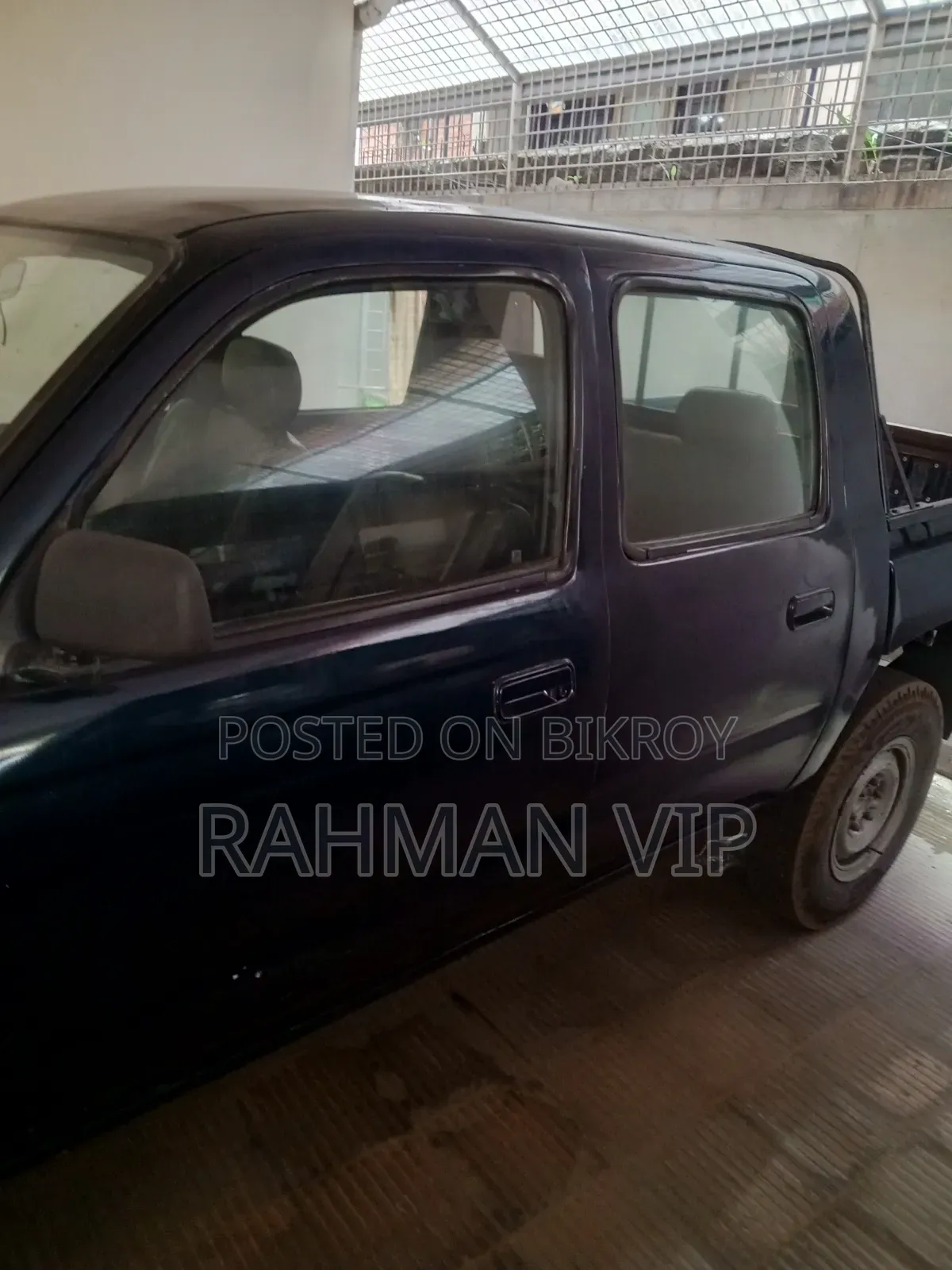 Toyota Hilux 2001 Black
