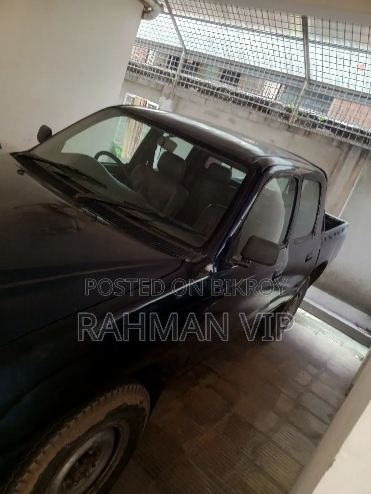 Toyota Hilux 2001 Black