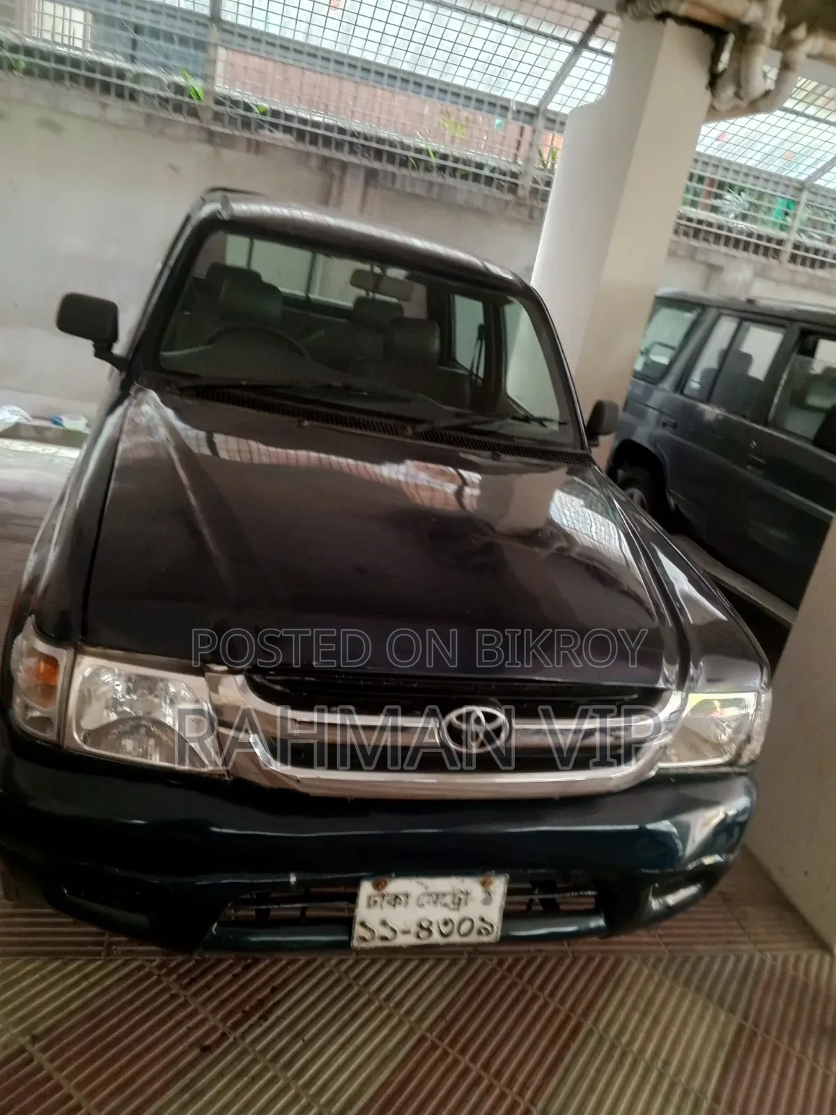 Toyota Hilux 2001 Black
