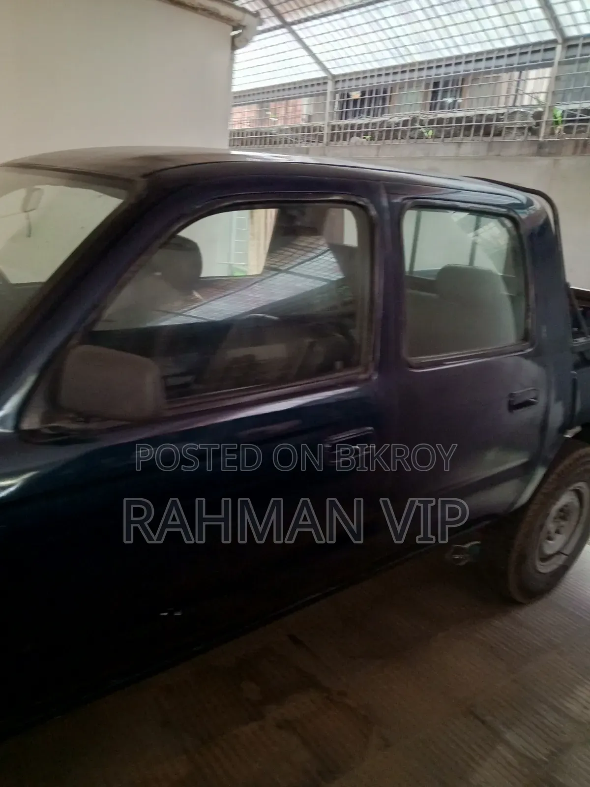Toyota Hilux 2001 Black