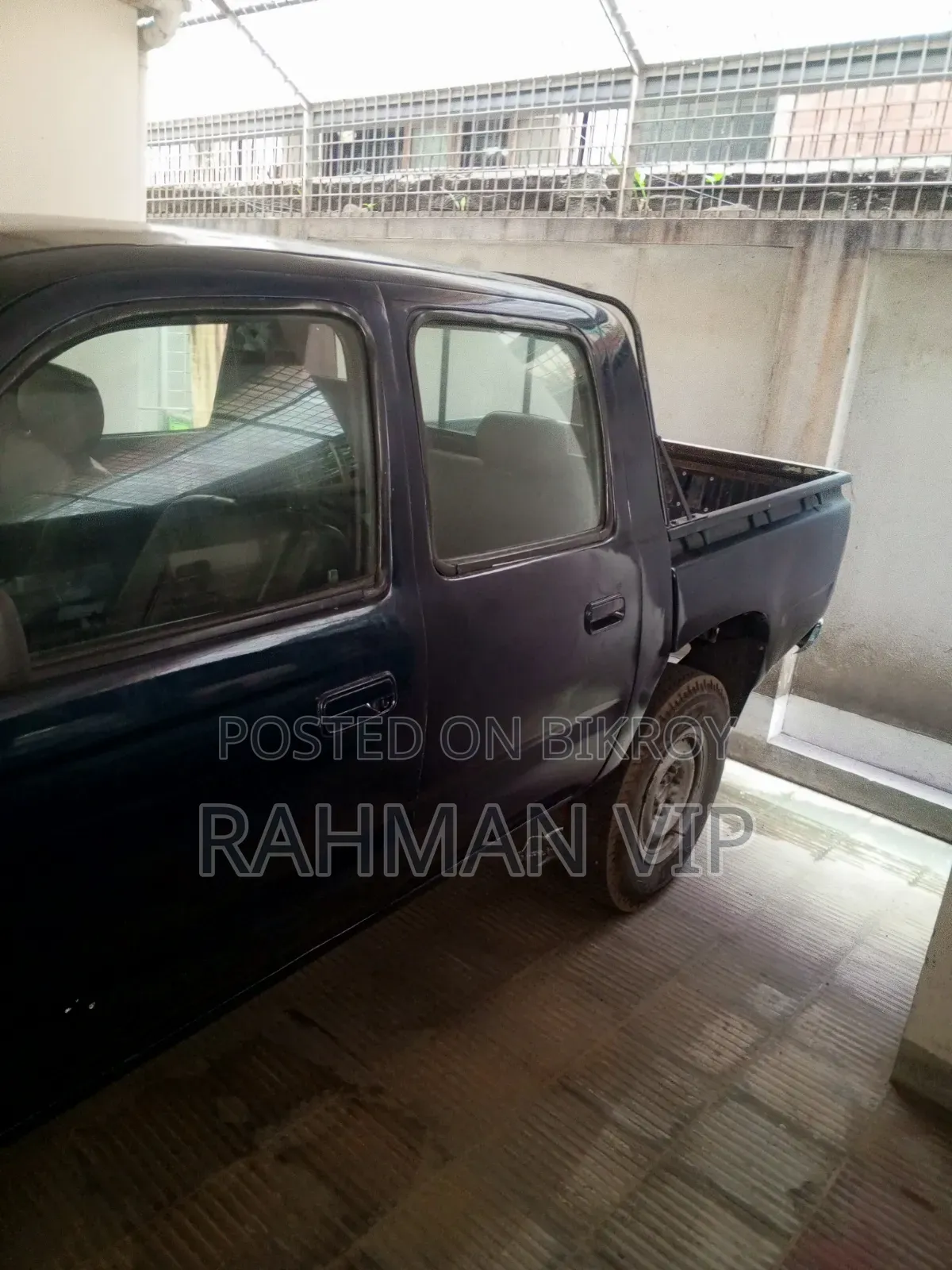 Toyota Hilux 2001 Black