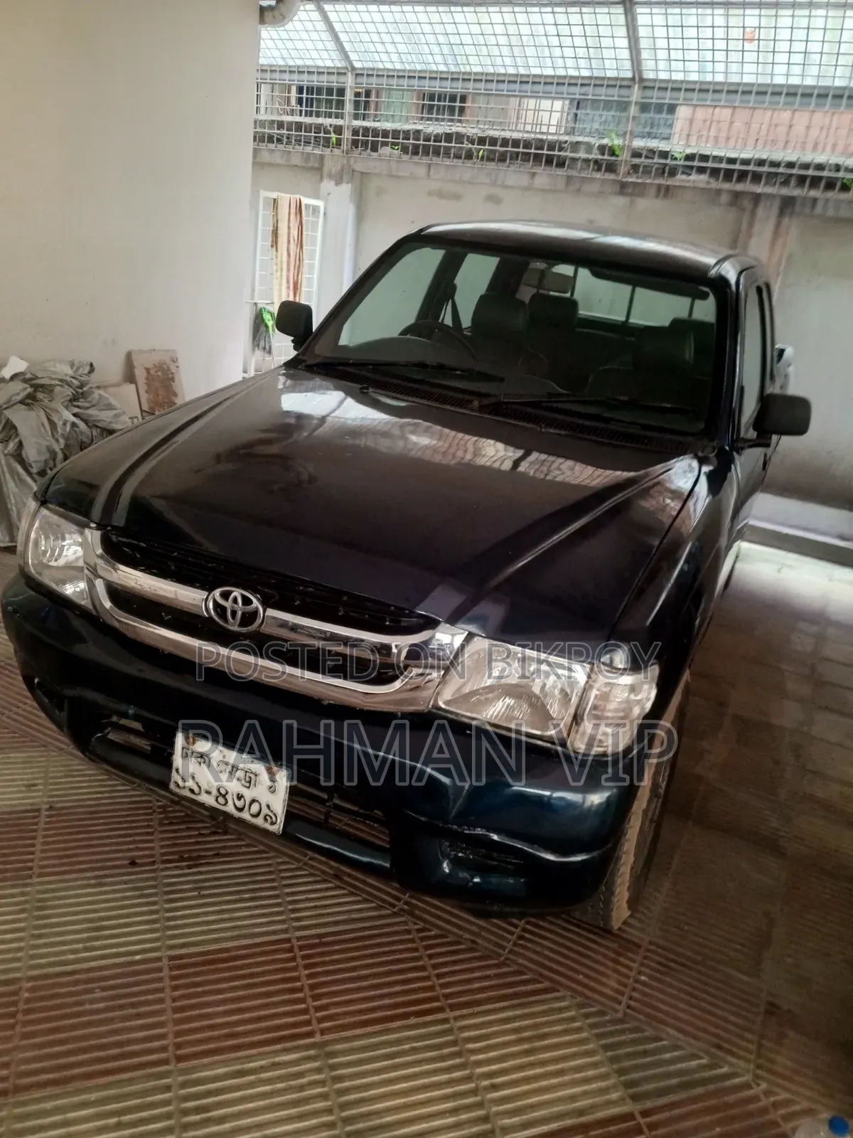 Toyota Hilux 2001 Black
