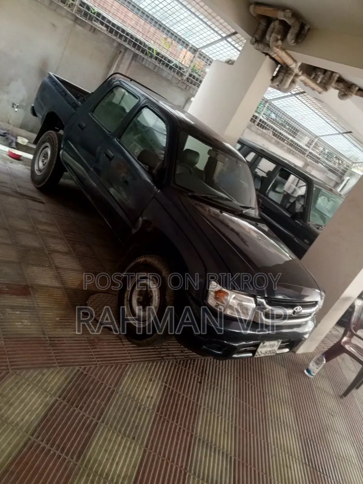 Toyota Hilux 2001 Black