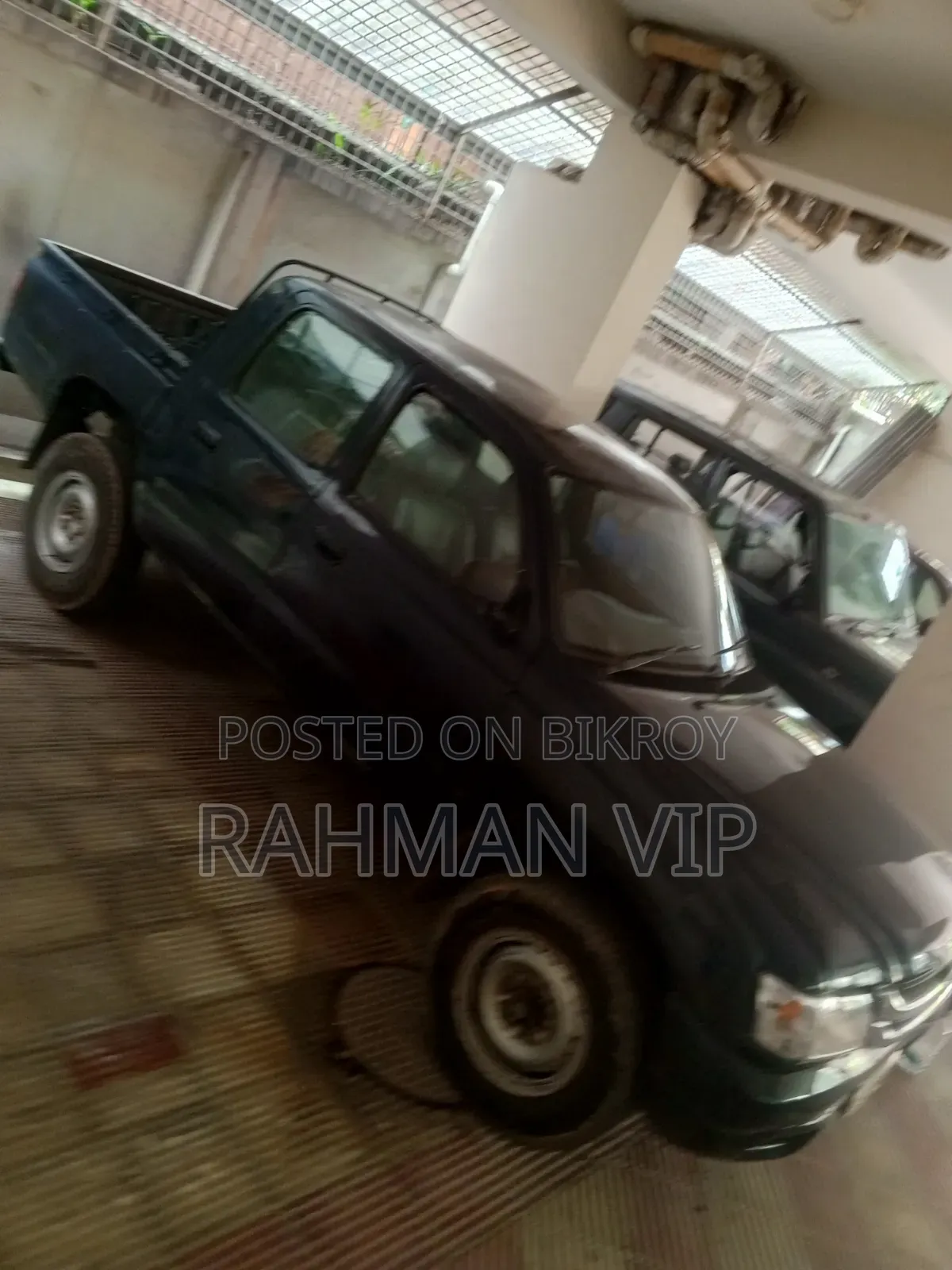 Toyota Hilux 2001 Black