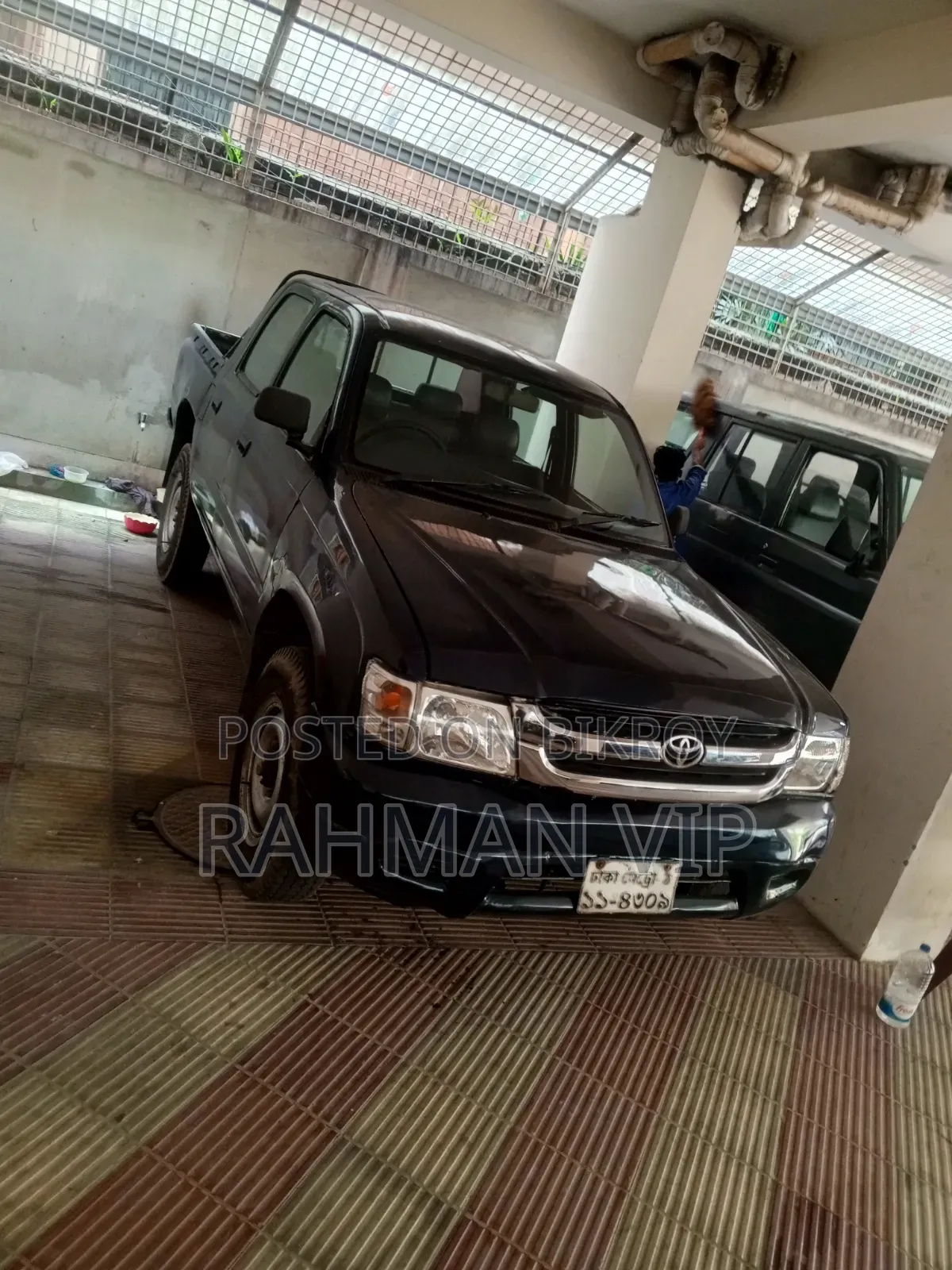 Toyota Hilux 2001 Black