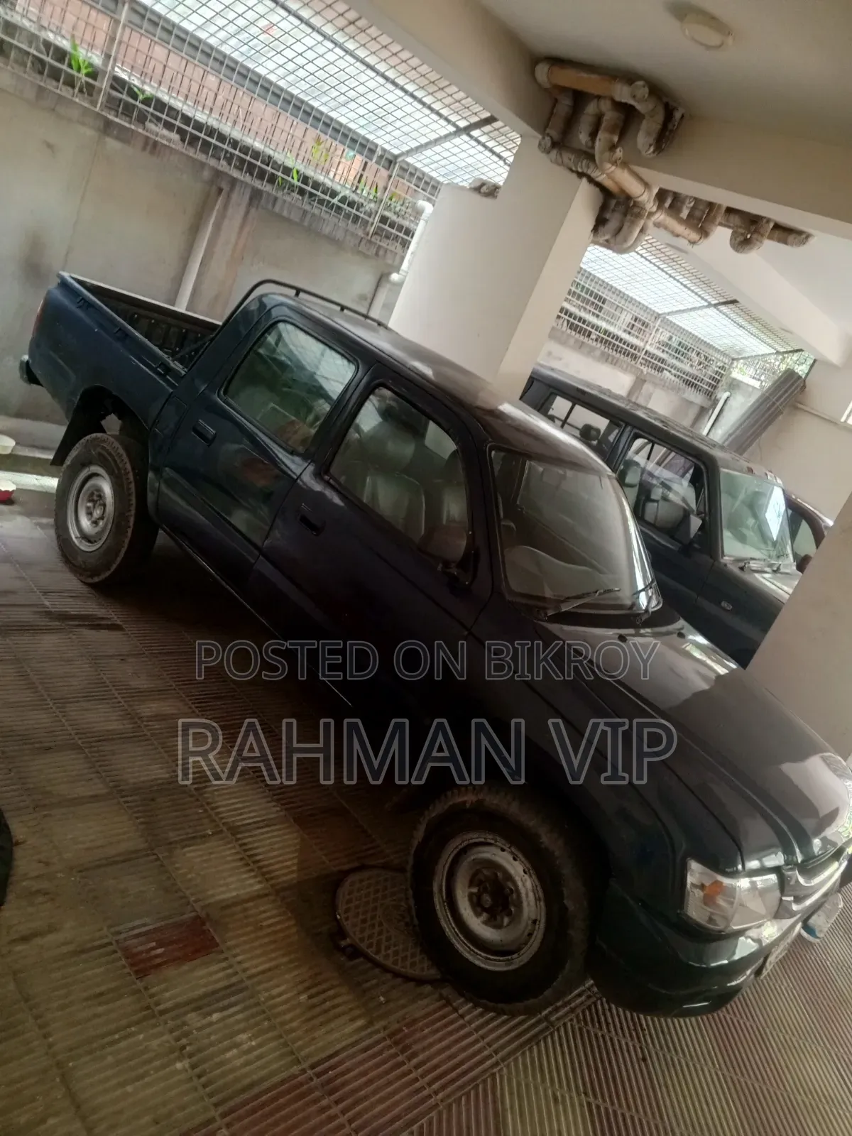 Toyota Hilux 2001 Black