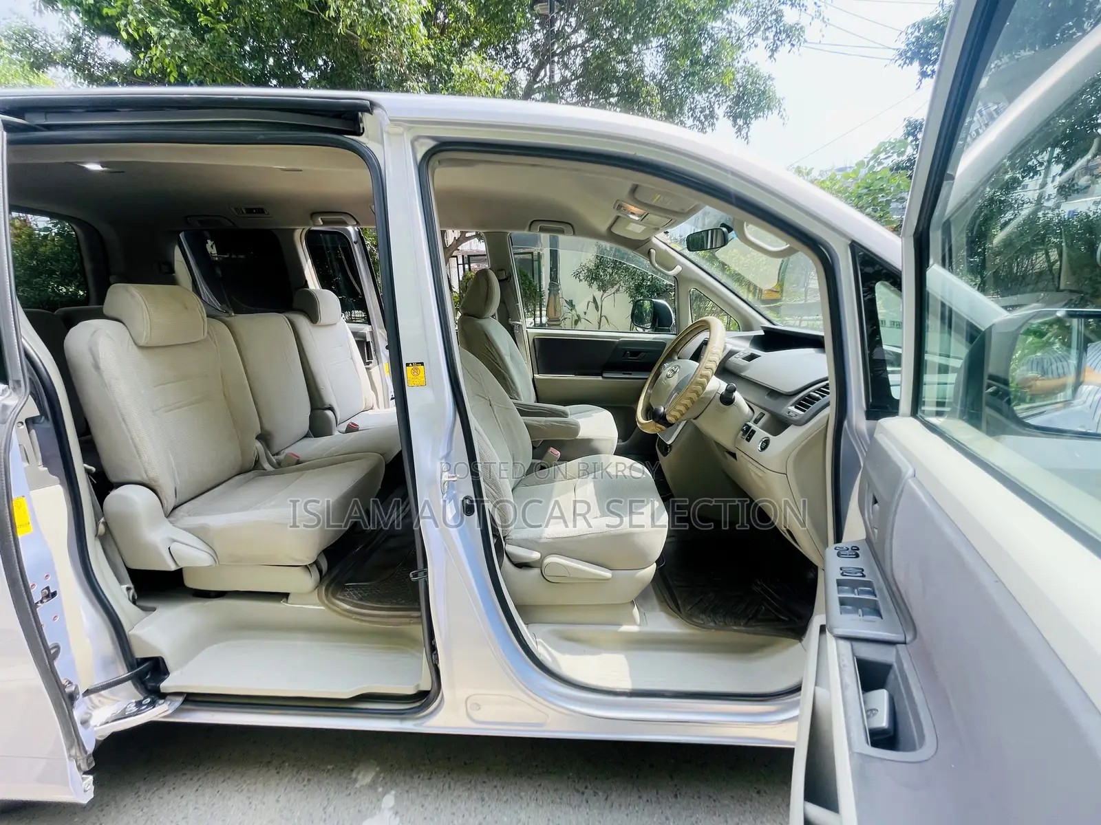 Toyota Noah 2009 Purple
