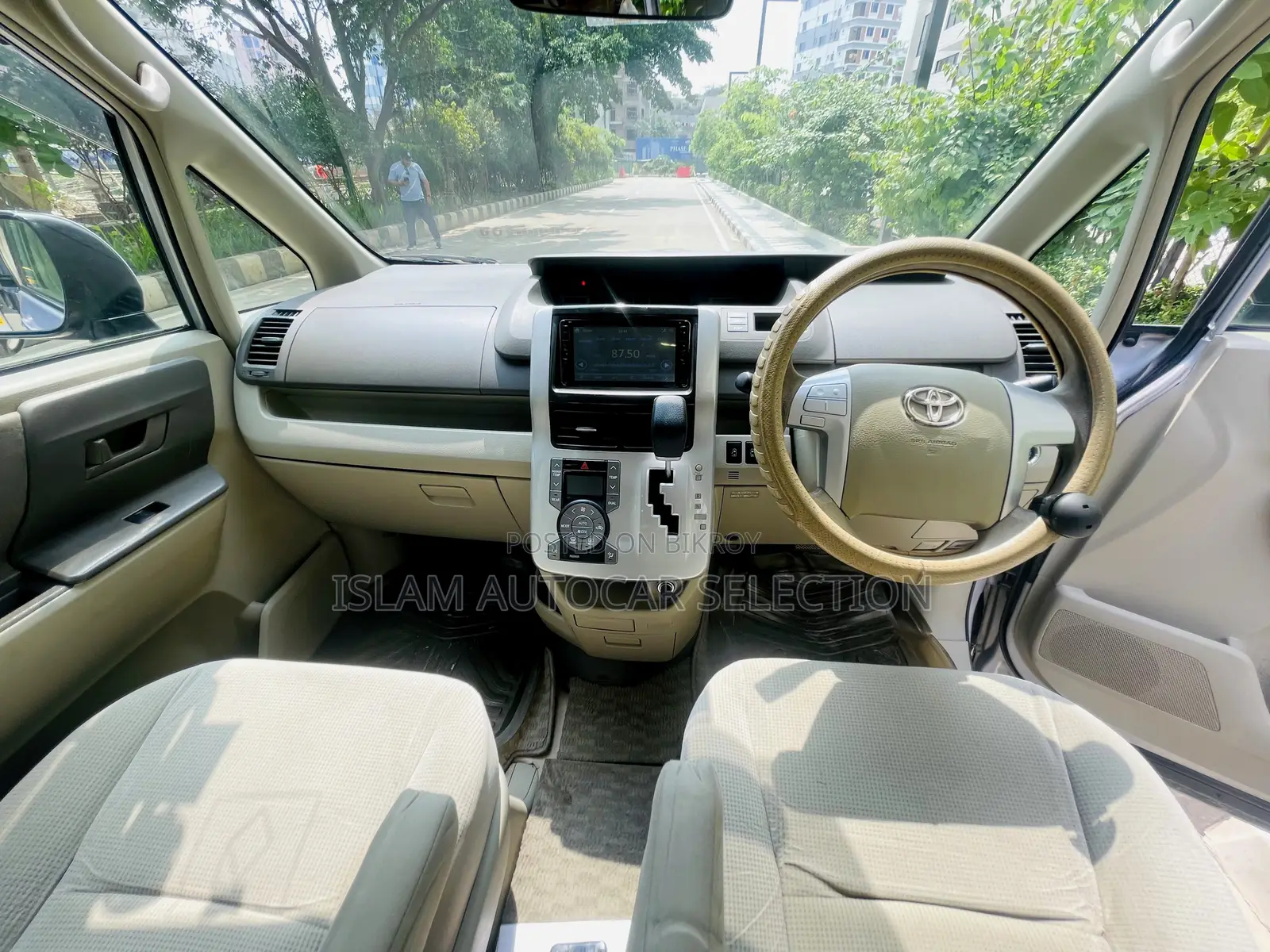 Toyota Noah 2009 Purple