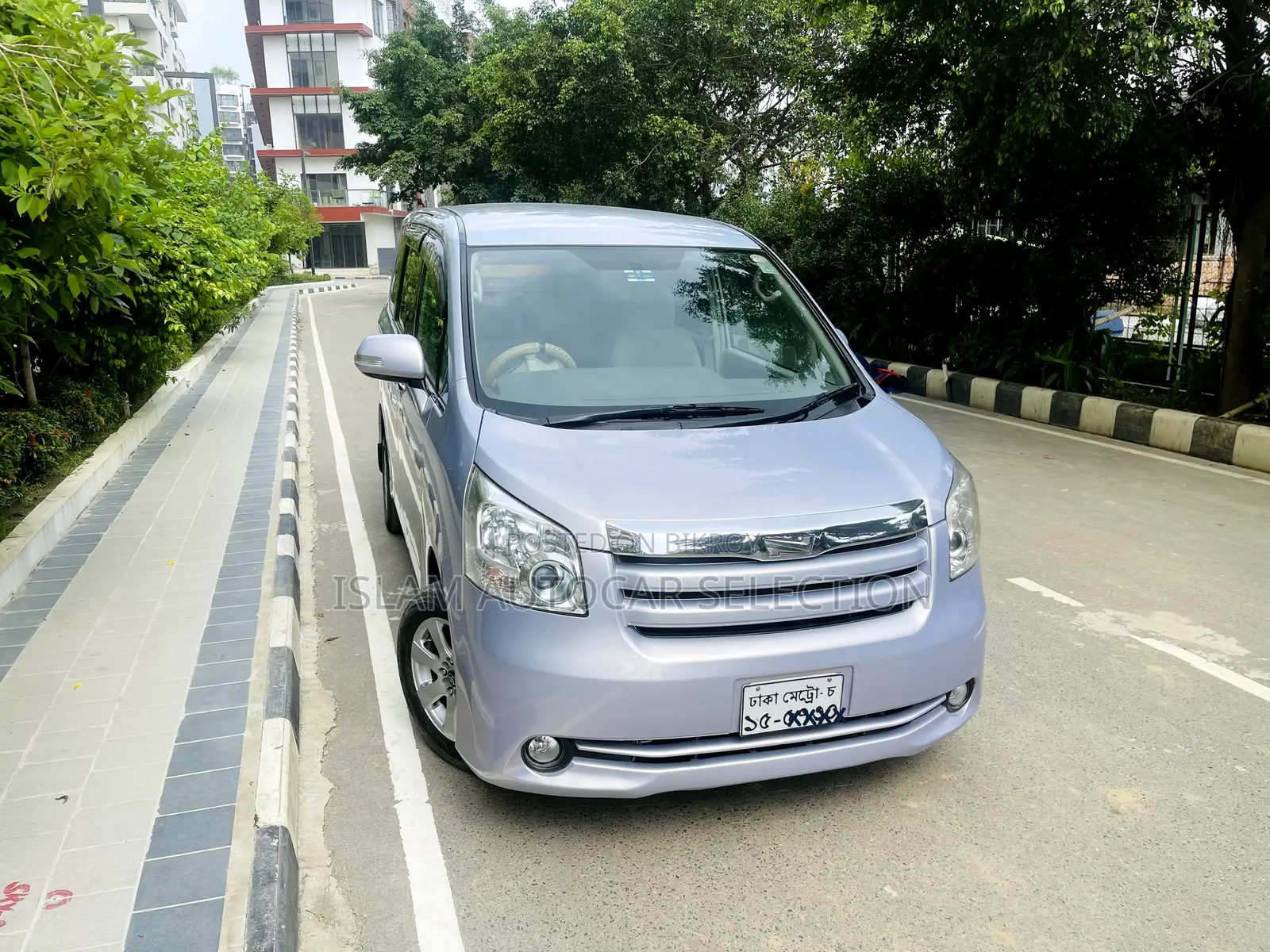 Toyota Noah 2009 Purple