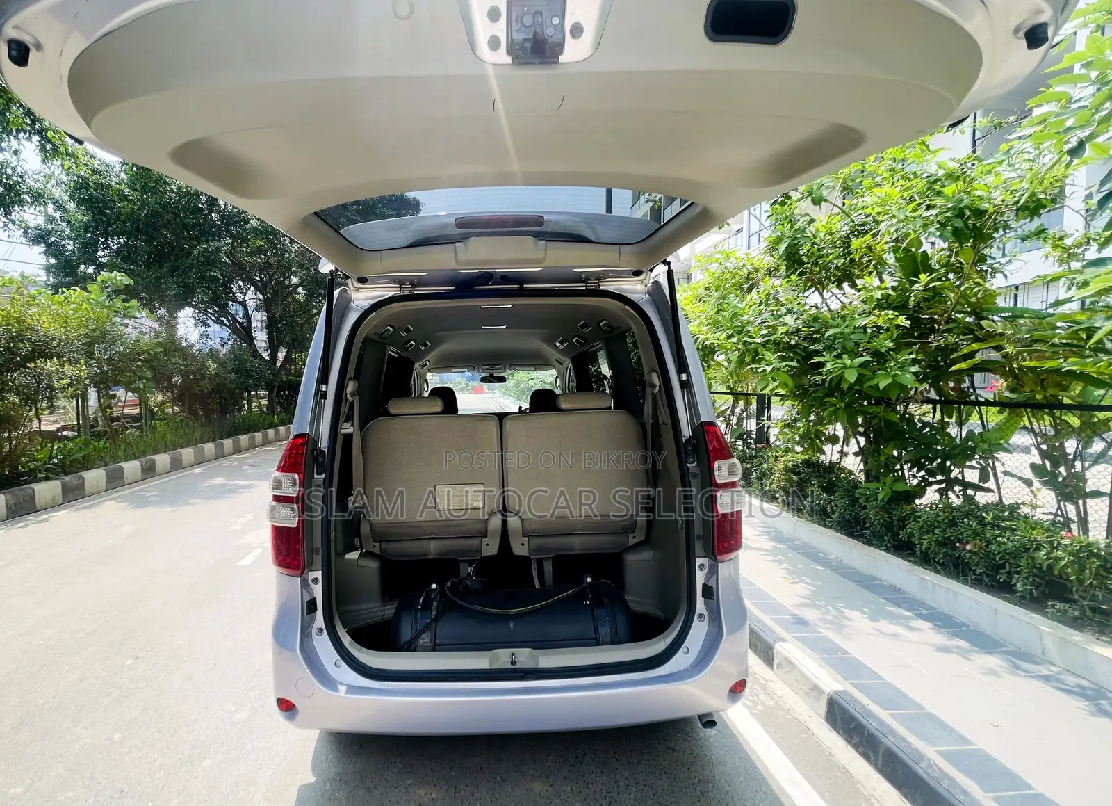 Toyota Noah 2009 Purple