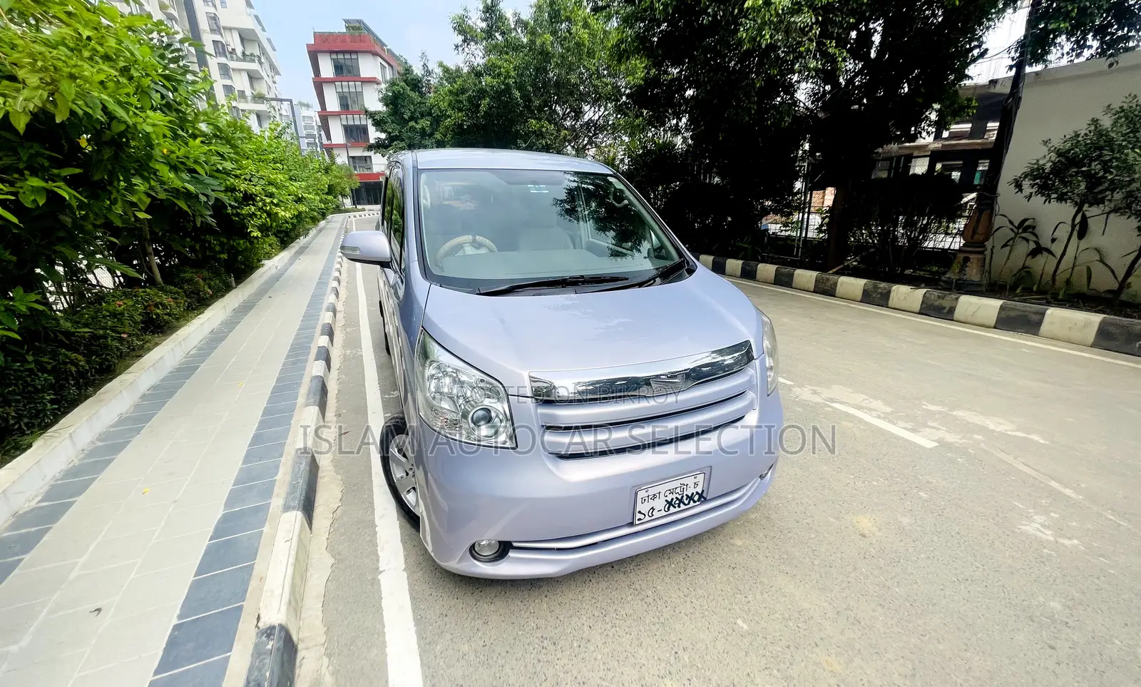 Toyota Noah 2009 Purple
