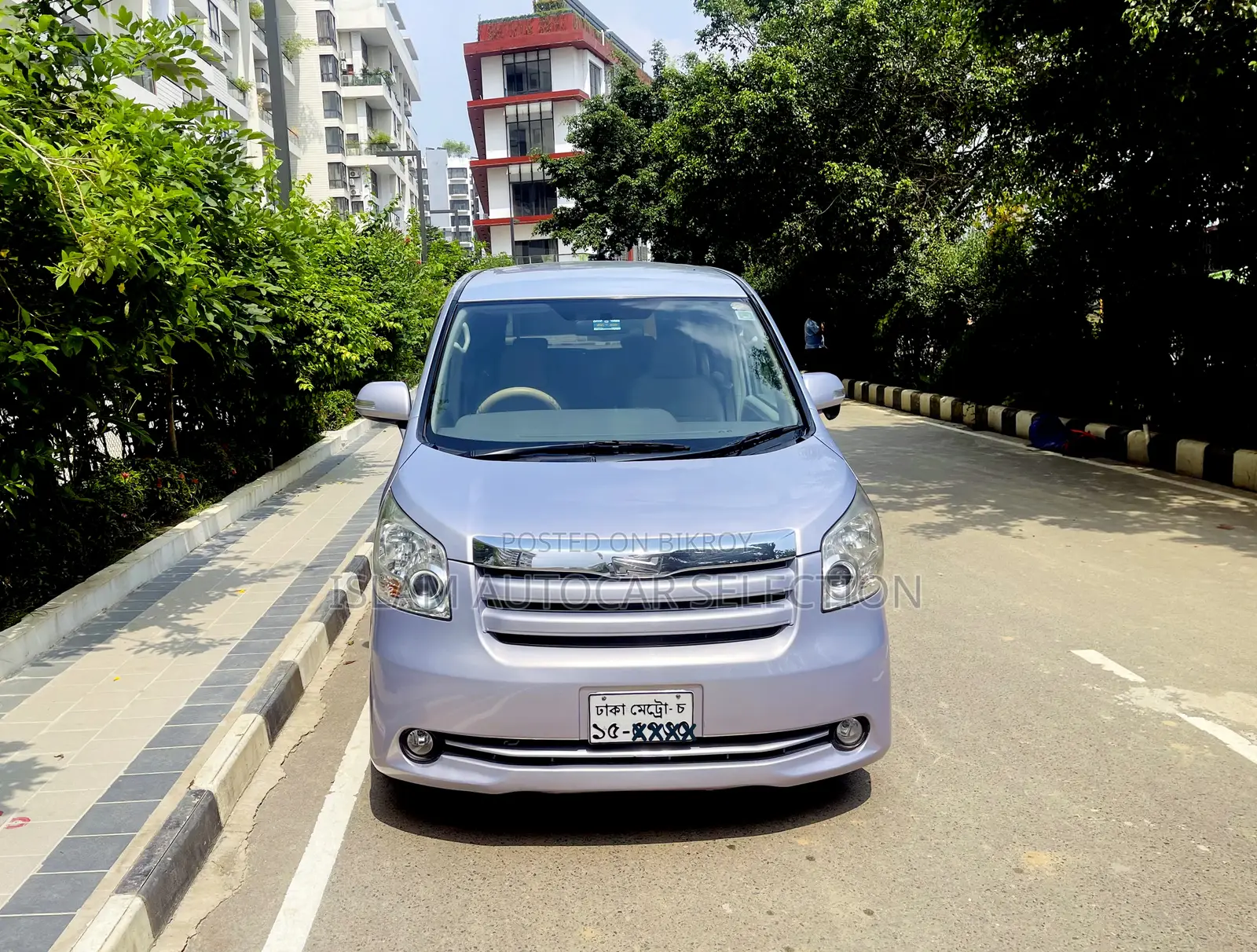 Toyota Noah 2009 Purple