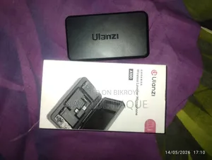 Original condition, used only 3-4 times for video, check the sound quality.