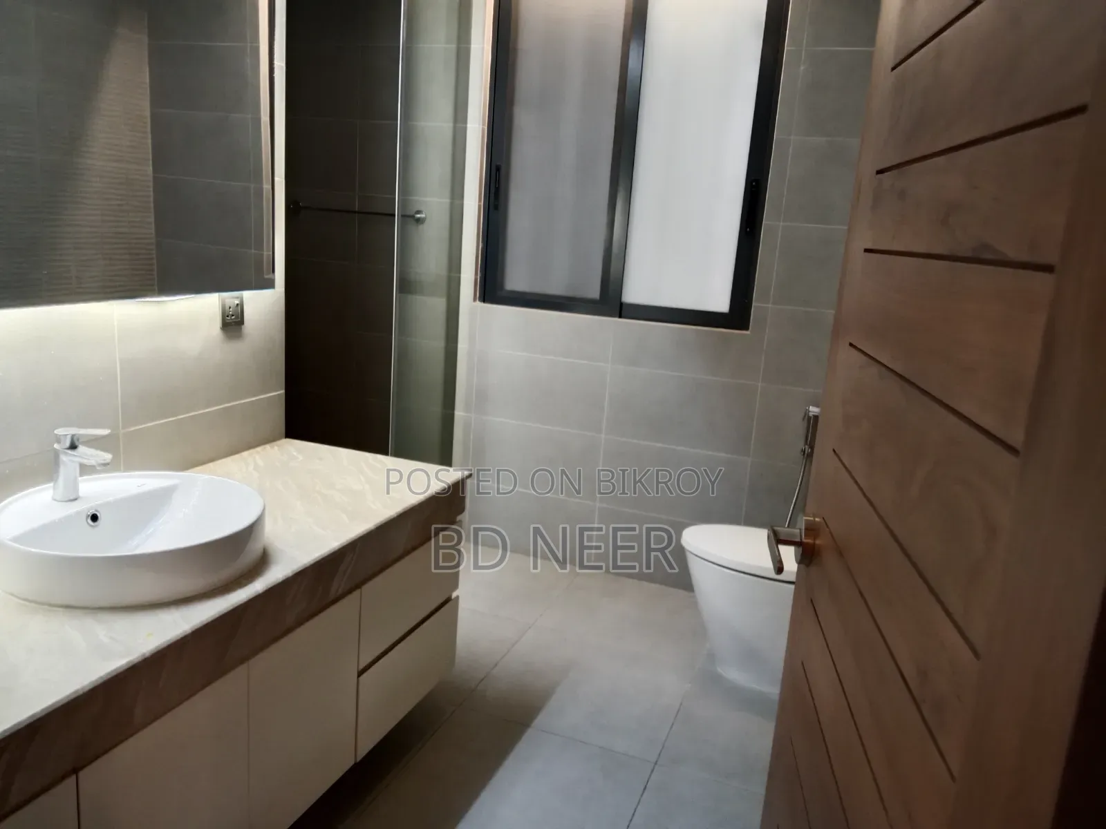 4-bedroom Apartment in Gulshan for Rent