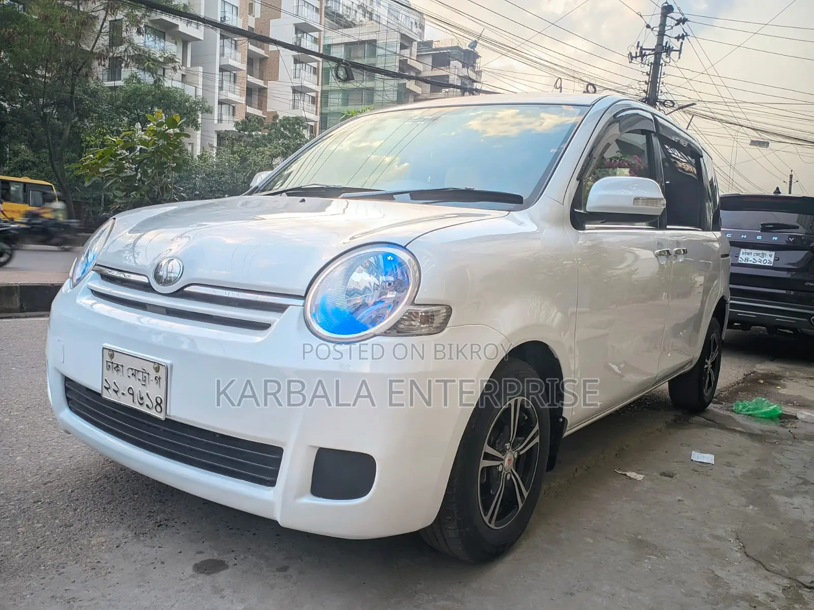 Toyota Sienta 1.5 FWD 2011 Pearl