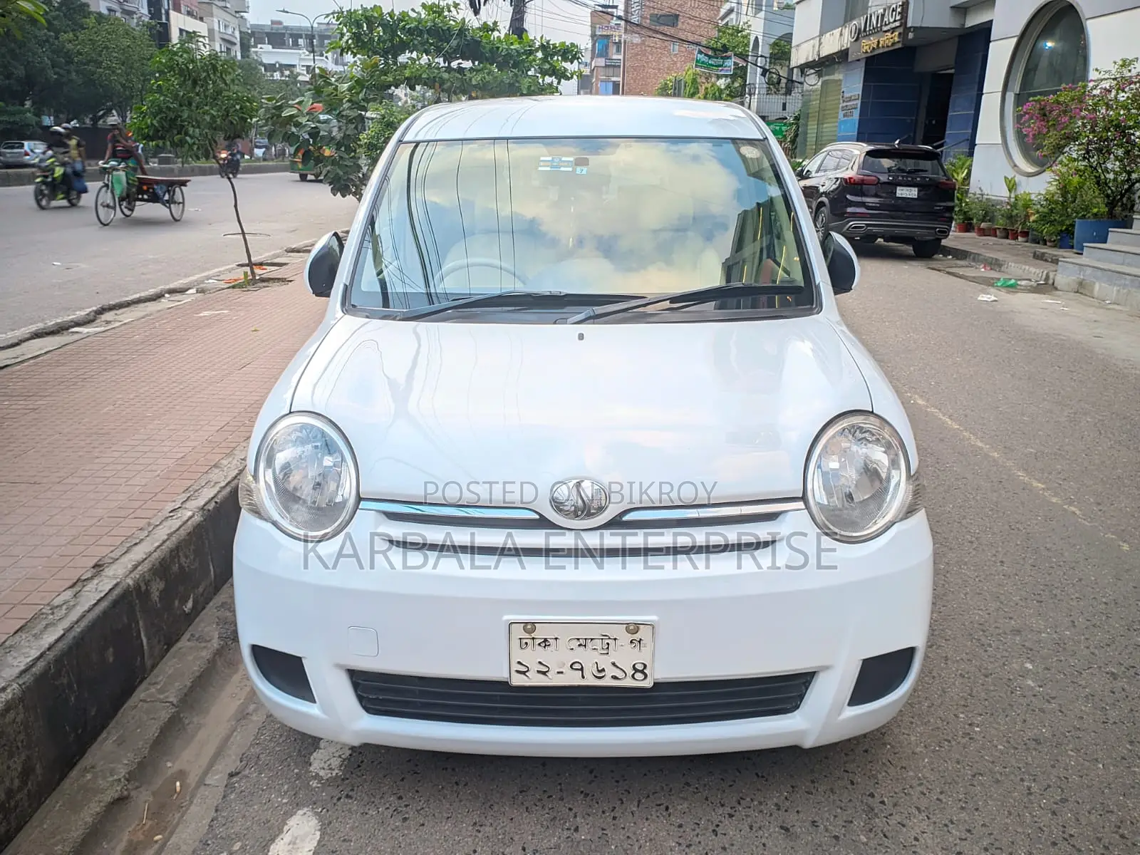Toyota Sienta 1.5 FWD 2011 Pearl
