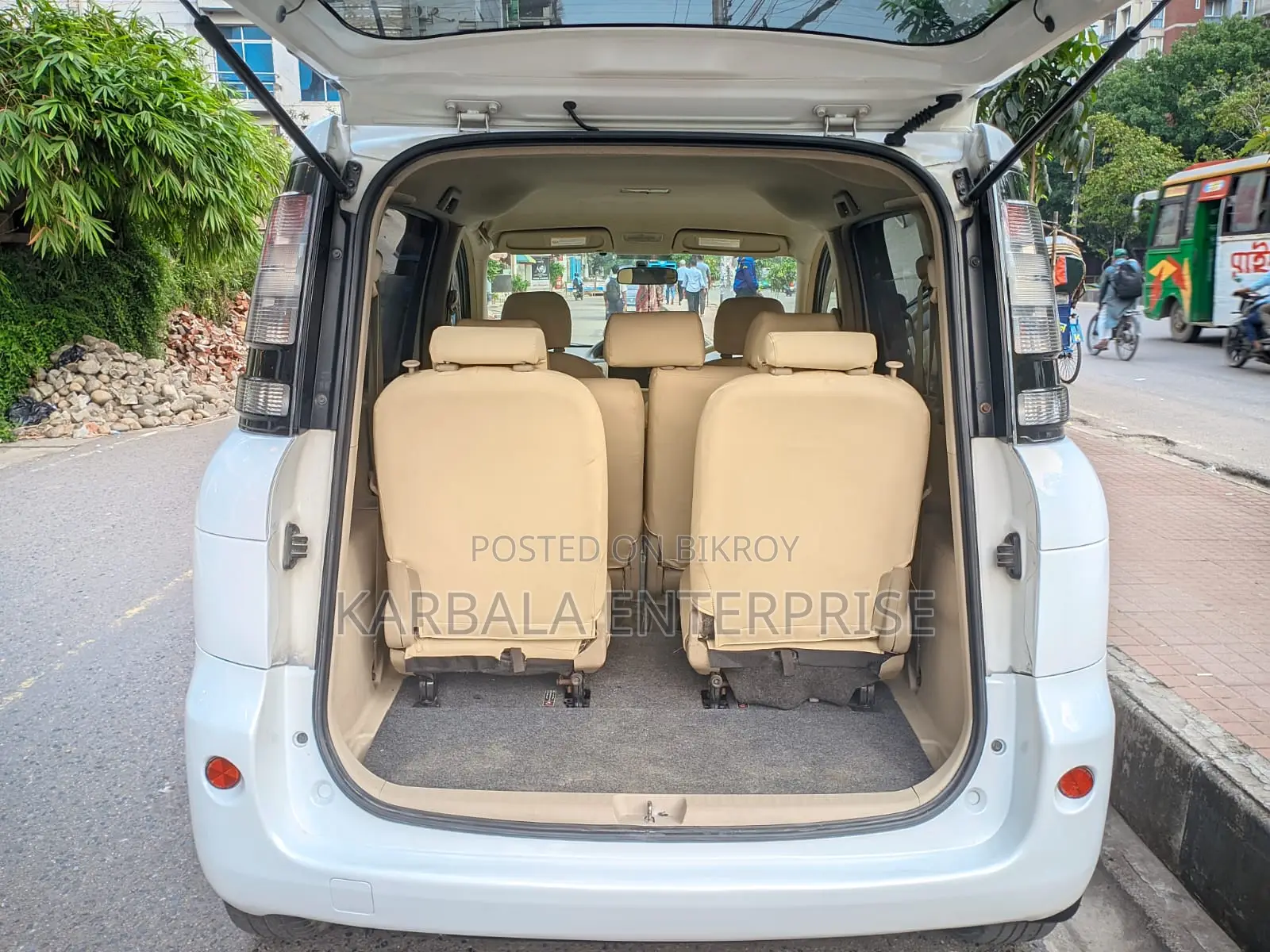 Toyota Sienta 1.5 FWD 2011 Pearl
