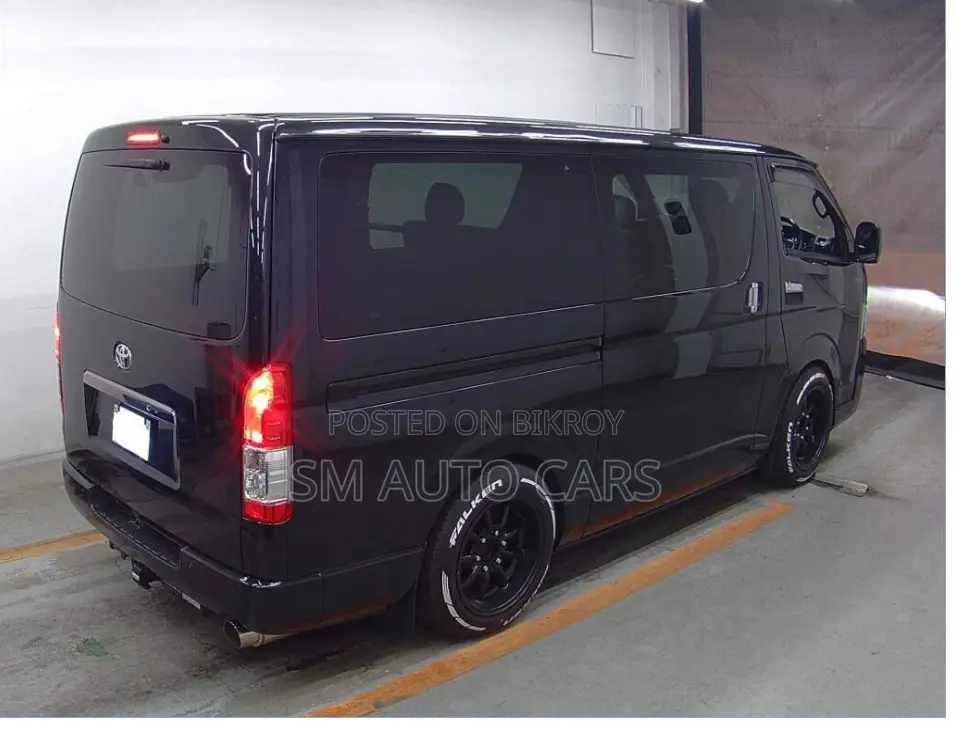 Toyota HiAce 2023 Black