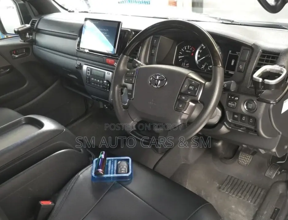 Toyota HiAce 2023 Black