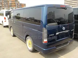 Toyota HiAce 2021 Blue