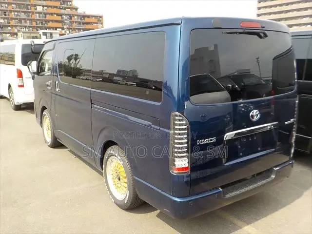 Toyota HiAce 2021 Blue