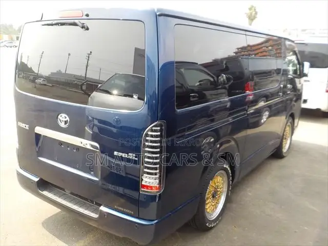 Toyota HiAce 2021 Blue