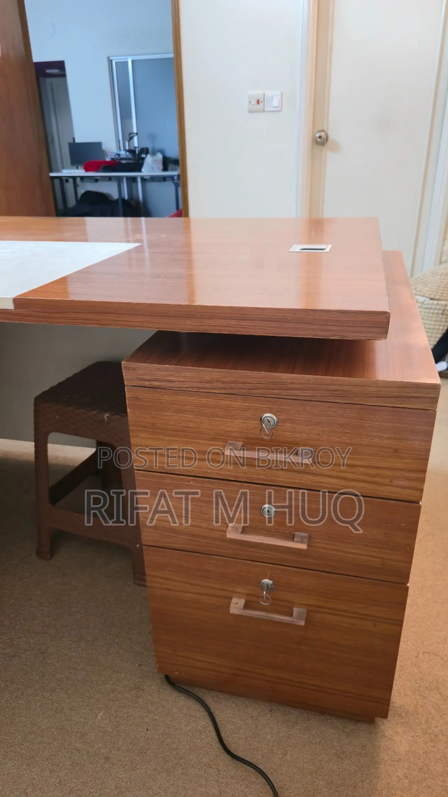 CEO Table Premium Hatil Style