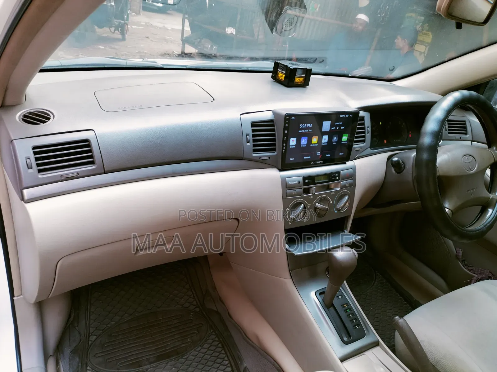 Toyota Corolla Sedan 2005 White