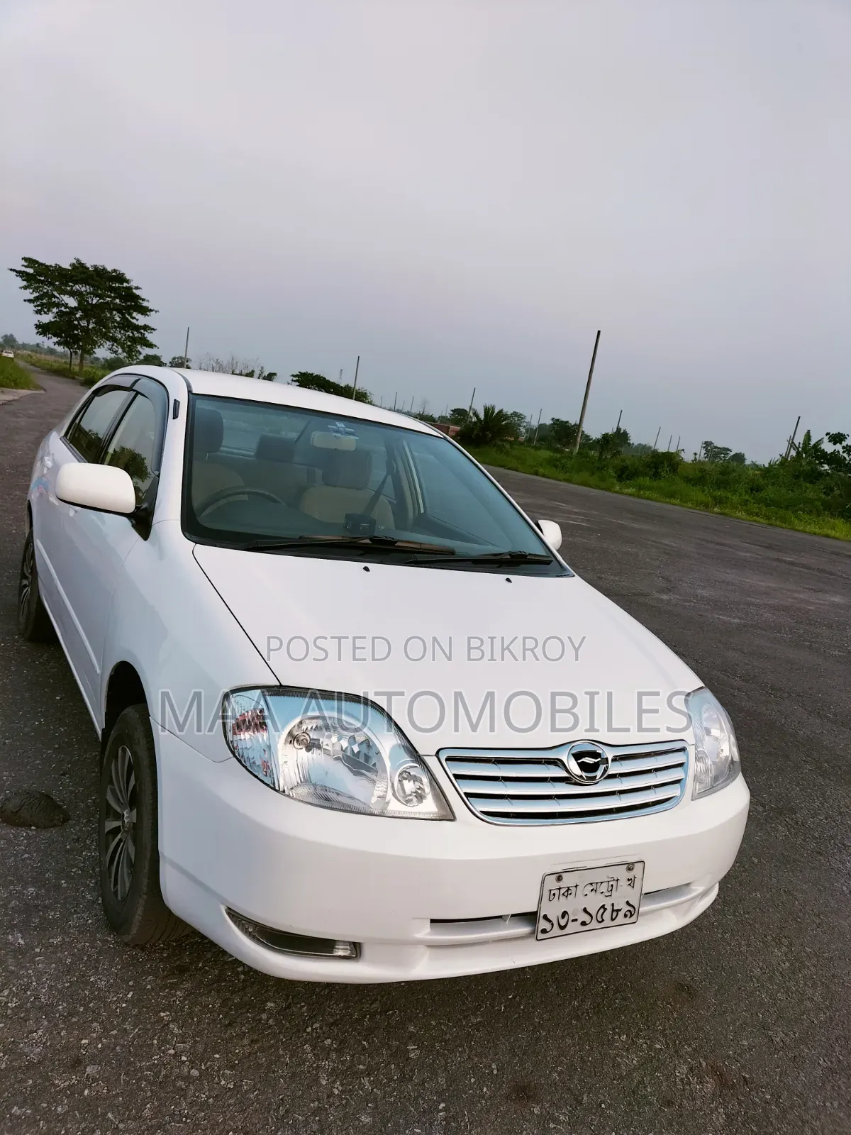 Toyota Corolla Sedan 2005 White