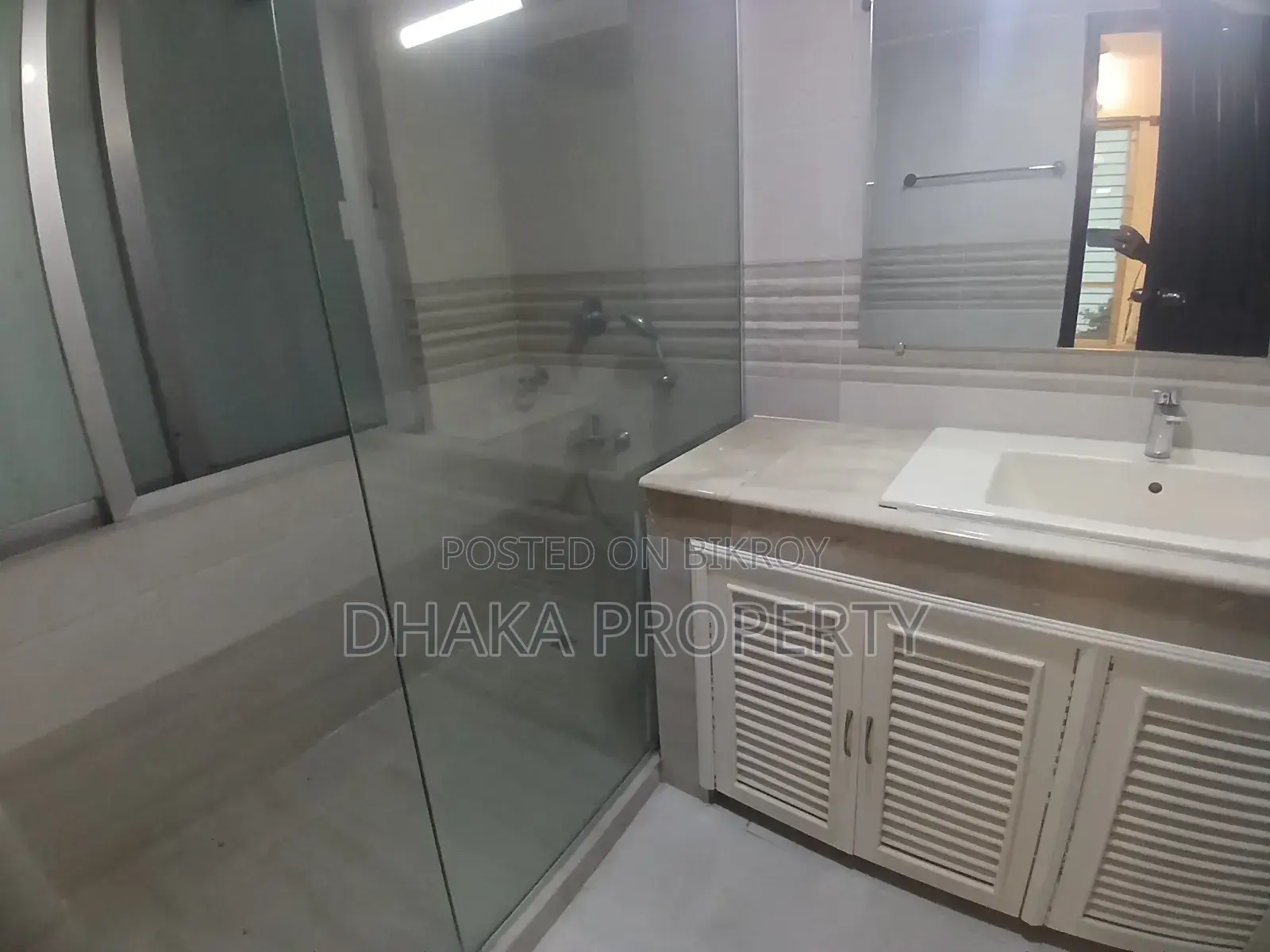 4-bedroom Apartment in Abc, Gulshan for rent
