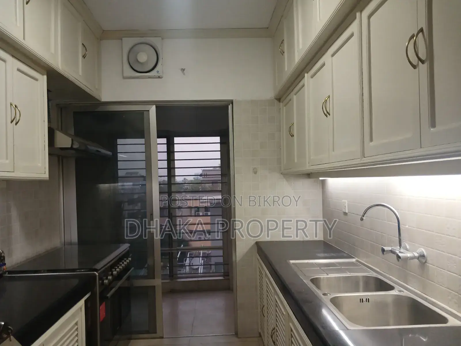 4-bedroom Apartment in Abc, Gulshan for rent