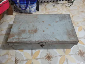 জরুরী প্রয়োজনে একটি ট্রাংক বিক্রি করা হবে