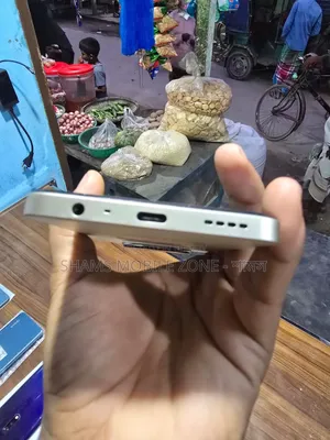 Realme 128 GB White