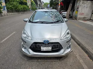 Toyota Aqua 2017 Silver