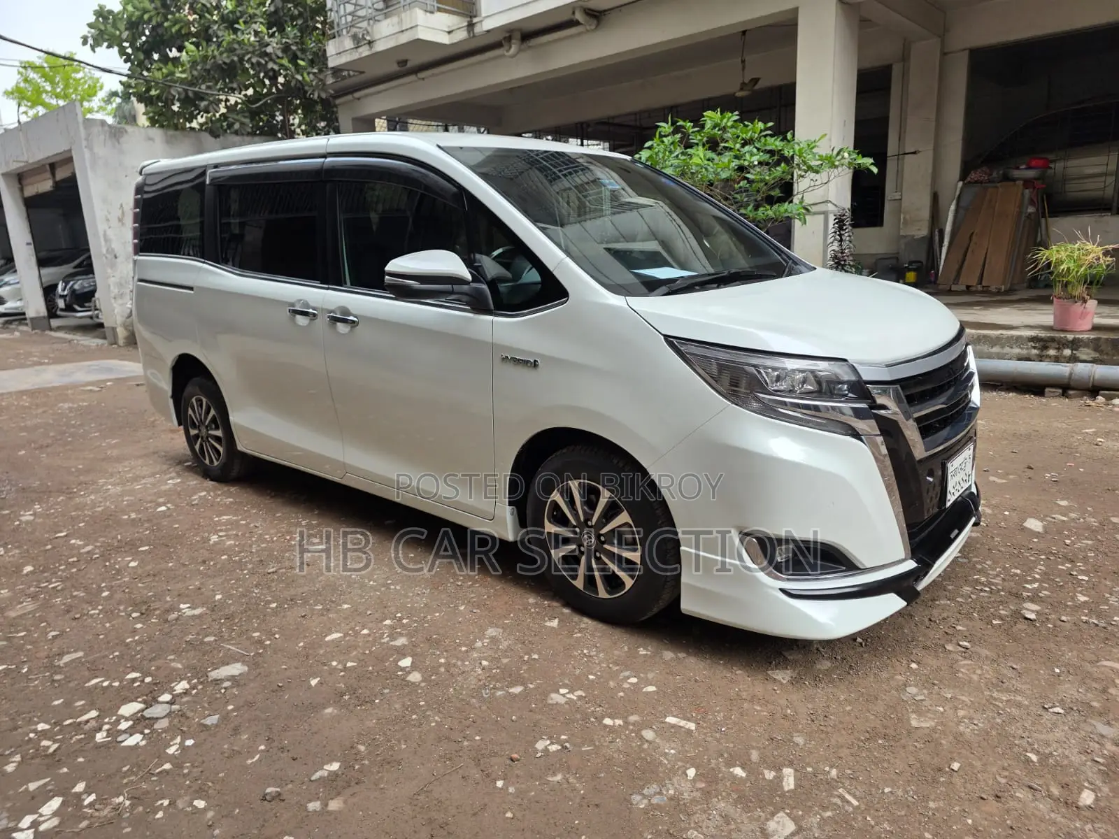 Toyota Esquire 2.0 FWD (8 Seater) 2019 Pearl