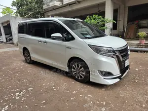 Toyota Esquire 2.0 FWD (8 Seater) 2019 Pearl