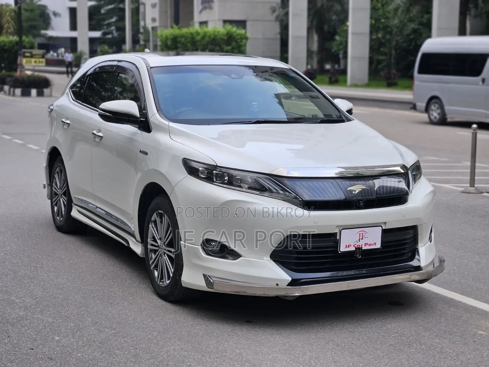 Toyota Harrier 2.5 Hybrid 4WD 2016 Pearl